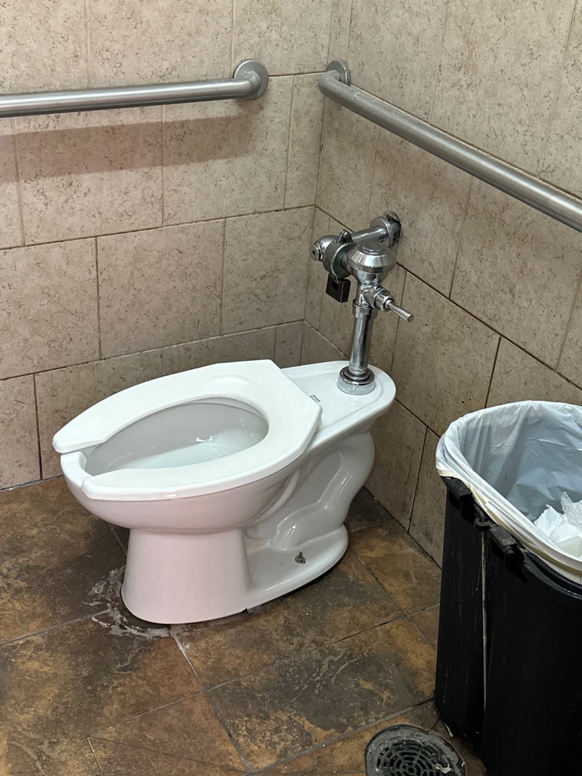 Quick Toilet Repair Service in Action image